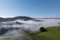 Nebel im Tal bei Sonnenschein