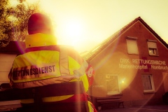 Retter im Sonnenaufgang